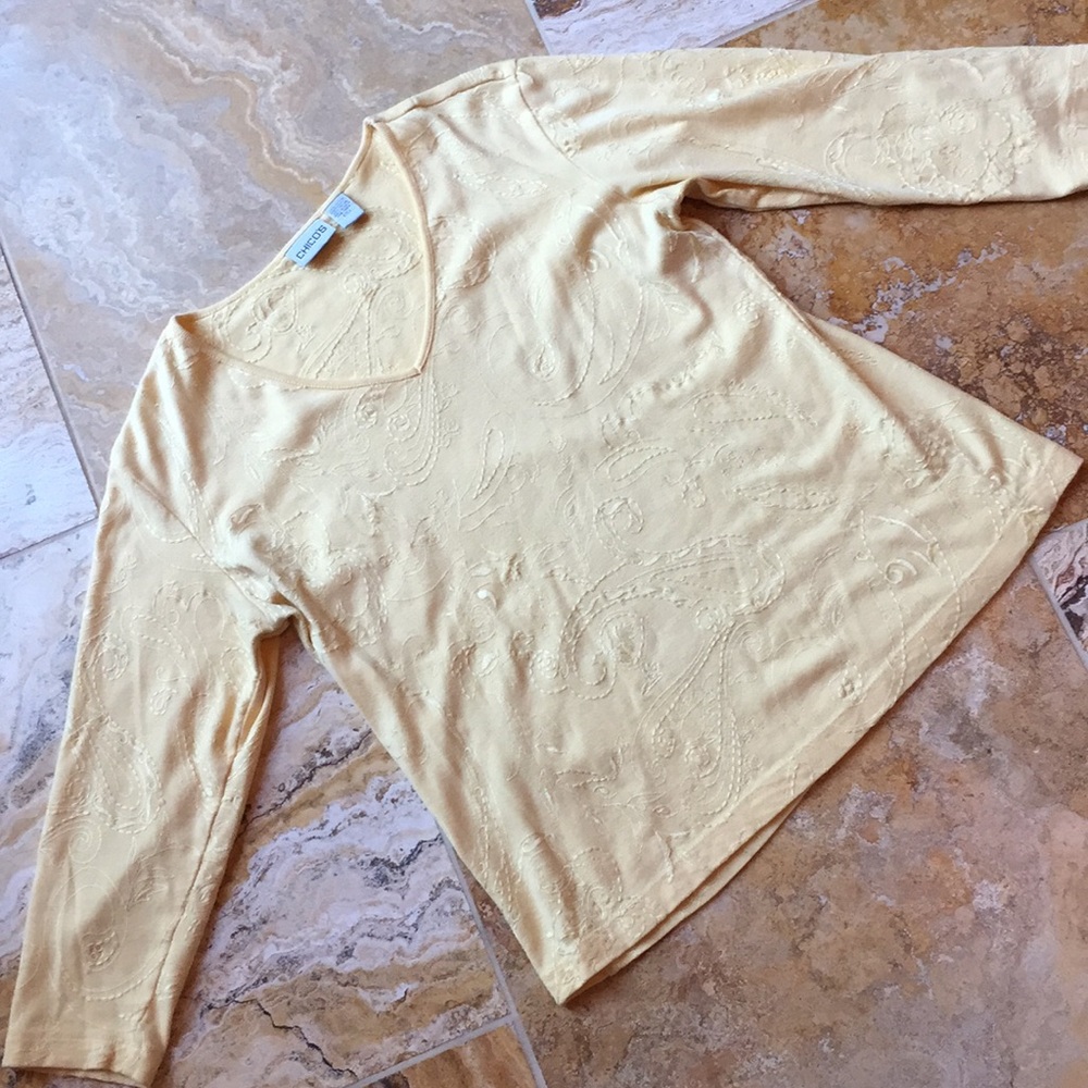 Chico’s cotton butter yellow VNeck/embroider Tshir